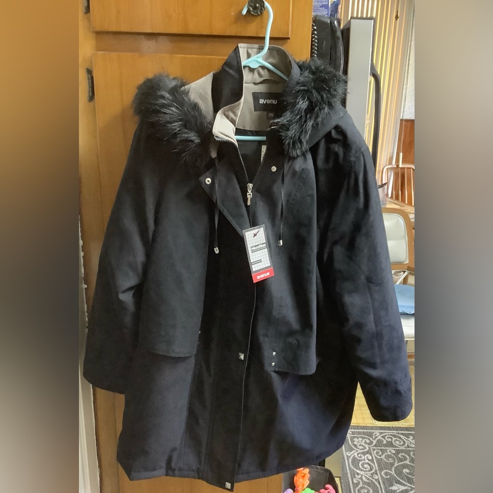 New with Tags Avenue 26/28 Black & Taupe Winter Jacket with Hood 3X 4X ?Warm NWT